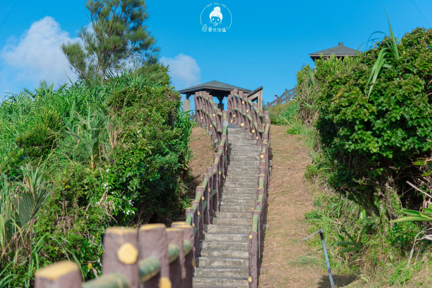 旅行手札:看綠島湛藍的天空、享受療癒的海景|綠島交通、景點、美食、住宿懶人包 - 第36張圖 台東、綠島|登上小長城遠眺柚子湖、俯瞰睡美人與哈巴狗
