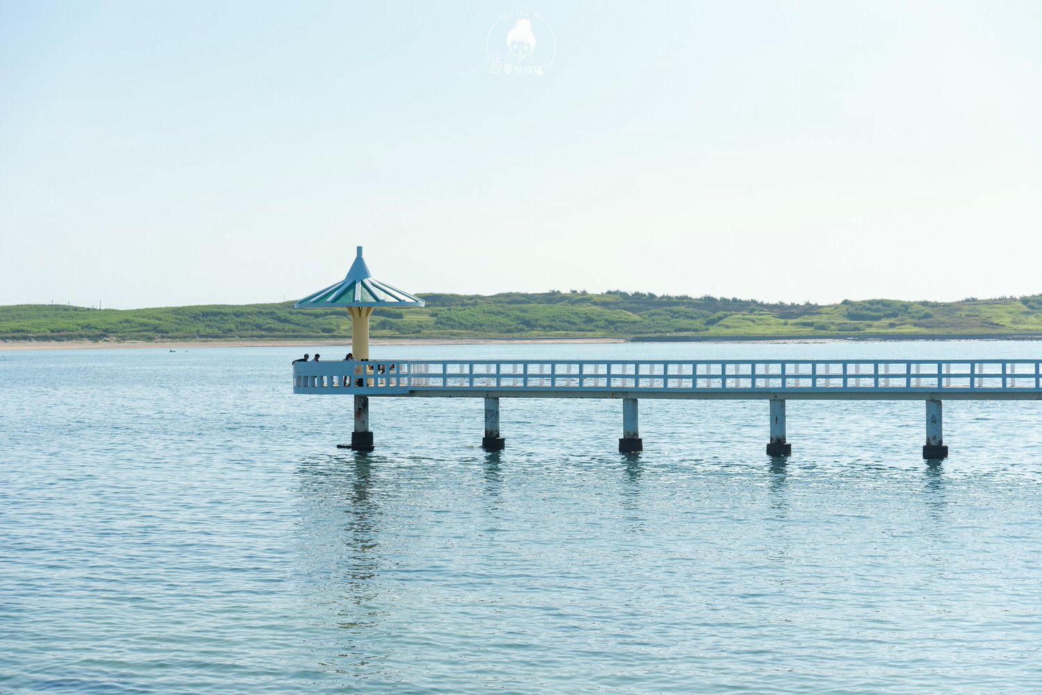 旅行手札:澎湖、望安|走上東嶼坪坐上那望海的寶座|東嶼坪一日遊:景點、交通、美食 - 第22張圖 澎湖、西嶼|小池角雙曲橋・漂流在海上的小蘑菇