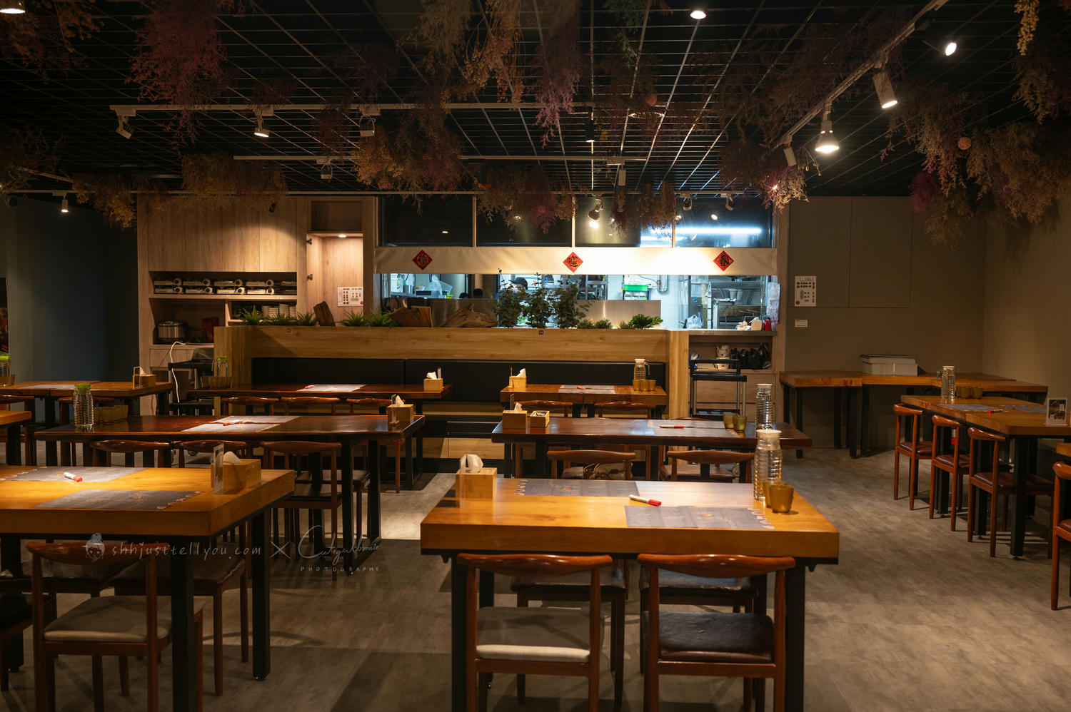 台中、西區|味蕾新境界!台中勤美斐得蔬食熱浪來襲.南洋風味素食餐廳 - 第2張圖 斐得蔬食餐廳內部圖